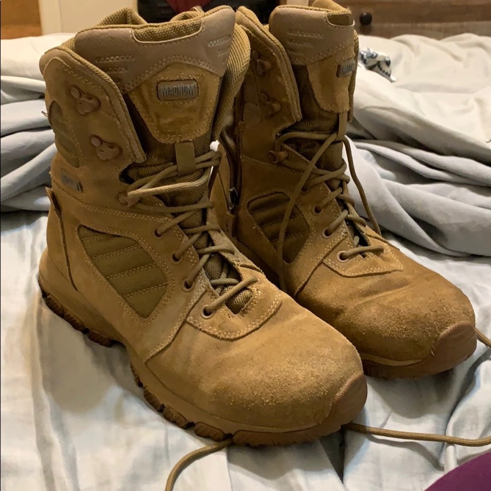 Magnum combat boots